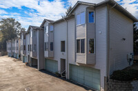 Burgandy Townhomes in Everett, WA - Foto de edificio - Building Photo