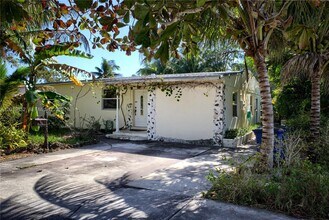 301 SW 5th St in Hallandale Beach, FL - Building Photo - Building Photo