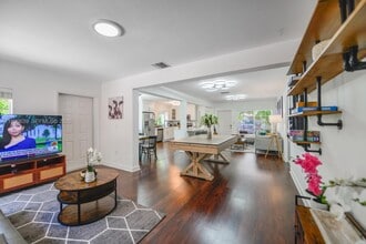 1714 Costado St in Coral Gables, FL - Building Photo - Building Photo