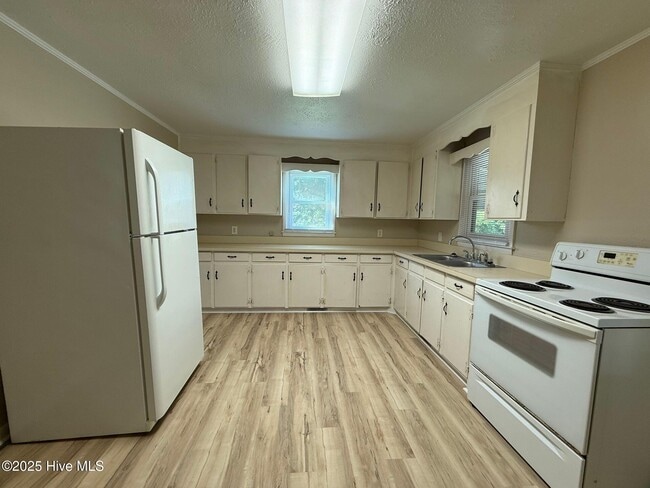 1190 Old Maplehurst Rd in Jacksonville, NC - Building Photo - Building Photo