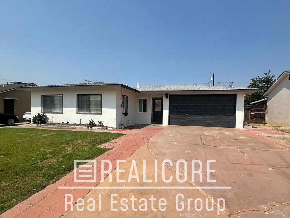 1241 N 10th St in Colton, CA - Building Photo