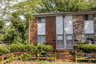 223 Stribling Ave in Charlottesville, VA - Building Photo