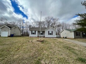 363 Cranklen Cir in Clarksville, TN - Building Photo