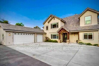 15410 Markar Rd in Poway, CA - Building Photo - Building Photo