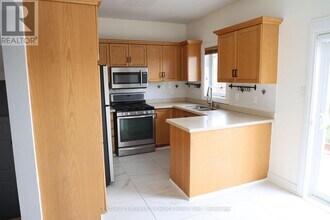 43 Beachsurf Rd in Brampton, ON - Building Photo - Building Photo
