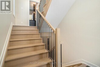 576 Brunel St in Ottawa, ON - Building Photo - Building Photo