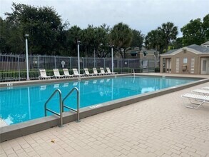 5150 Lake Loop Rd in Cooper City, FL - Building Photo - Building Photo