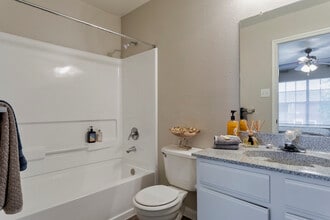 Greens of Hickory Trail in Dallas, TX - Building Photo - Interior Photo