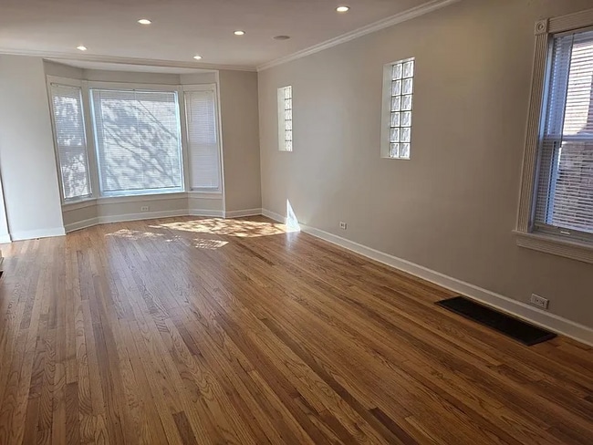 5015 N Monitor Ave in Chicago, IL - Building Photo - Building Photo