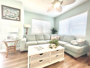 14902 N Bayshore Dr in Madeira Beach, FL - Building Photo - Building Photo