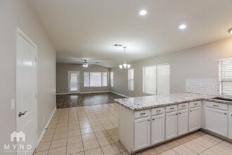 5527 W Southgate Ave in Phoenix, AZ - Building Photo - Building Photo