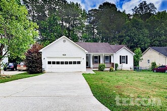 3560 TraddSprings Way in Snellville, GA - Building Photo - Building Photo