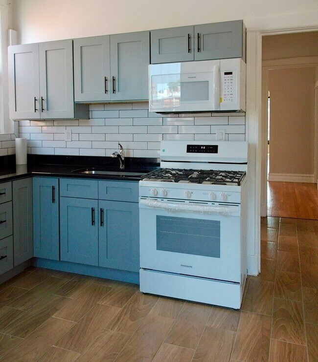 3918 W Van Buren St in Chicago, IL - Building Photo - Building Photo