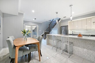 118 Irving St in Jersey City, NJ - Building Photo - Building Photo