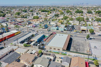 810 Manchester Ave in Los Angeles, CA - Building Photo - Building Photo