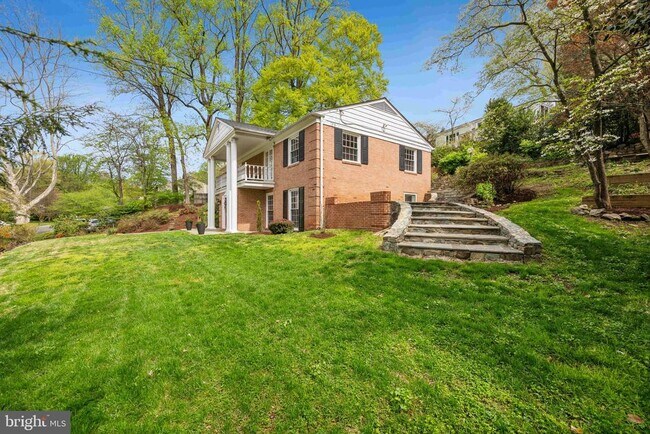 9601 Barroll Ln in Kensington, MD - Building Photo - Building Photo