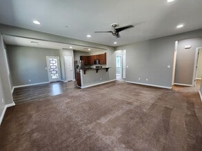 932 Aspen Cliff Dr in Henderson, NV - Building Photo - Building Photo