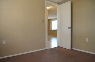 7400 Parrot Dr in Port Richey, FL - Building Photo - Building Photo