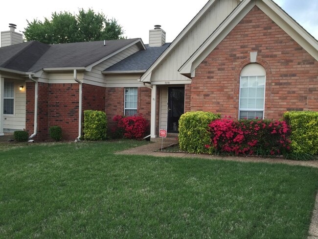 property at 3891 Moss Bank Cv