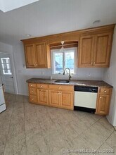71 Schiller Rd in Fairfield, CT - Building Photo - Building Photo