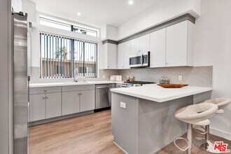 1458 Butler Ave in Los Angeles, CA - Building Photo - Building Photo