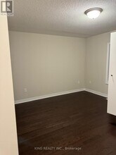 27 Finegan Cir in Brampton, ON - Building Photo - Building Photo