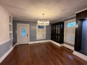 321 E Stoddard St in Dexter, MO - Foto de edificio - Building Photo