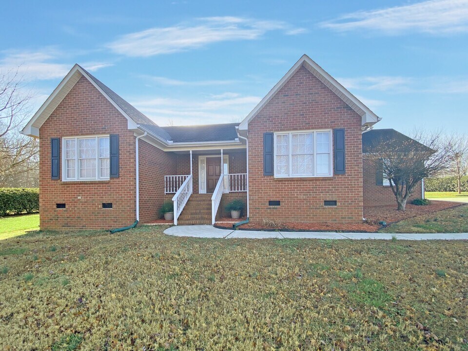 919 Secrest Hill Dr in Monroe, NC - Building Photo