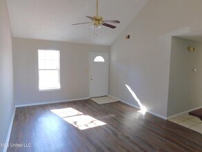 5820 Briarwood Dr in Horn Lake, MS - Foto de edificio - Building Photo