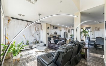 639 W Pepper Pl in Mesa, AZ - Building Photo - Building Photo