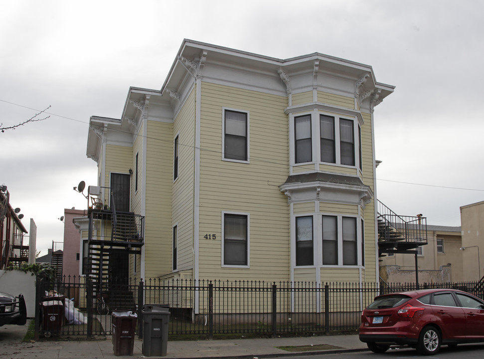 Lakewalk Apartments in Oakland, CA - Building Photo