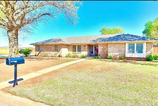 814 Hickory Stick Dr in Chickasha, OK - Building Photo - Building Photo