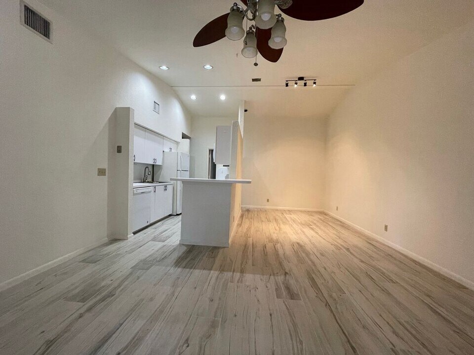 654 Manor Dr in Boynton Beach, FL - Building Photo