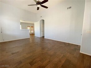 9411 Hennessy Ct in Las Vegas, NV - Building Photo - Building Photo
