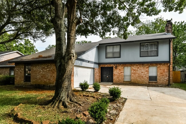 2111 Mustang Springs Dr in Missouri City, TX - Building Photo - Building Photo