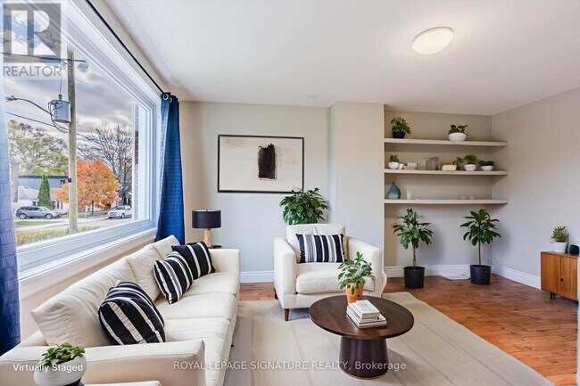 136 Meighen Ave in Toronto, ON - Building Photo - Building Photo