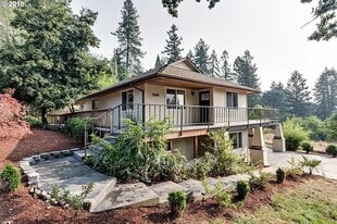 55881 SW Cherry Grove Dr in Gaston, OR - Building Photo