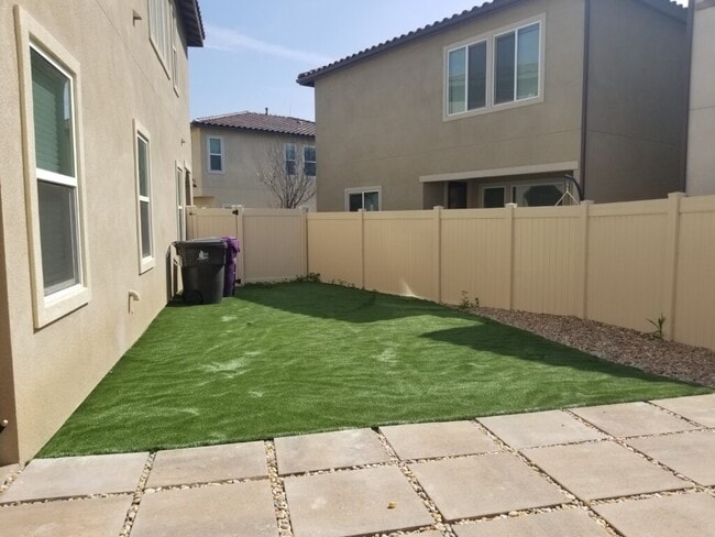 235 W Ridgewood St in Long Beach, CA - Building Photo - Building Photo