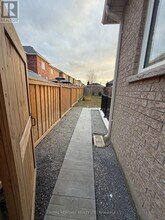 985 Black Cherry Dr in Oshawa, ON - Building Photo - Building Photo