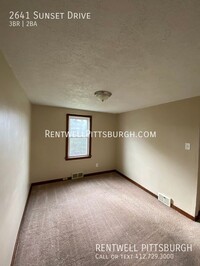 2641 Sunset Dr in West Mifflin, PA - Foto de edificio - Building Photo