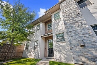 3823 Greenville Ave in Dallas, TX - Building Photo - Building Photo