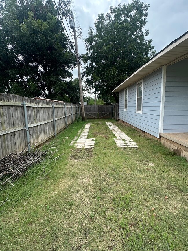 5103 N Beaver Ave in Bethany, OK - Foto de edificio - Building Photo