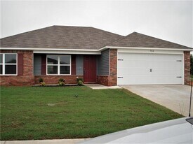 704 NW 70th Ave in Bentonville, AR - Building Photo