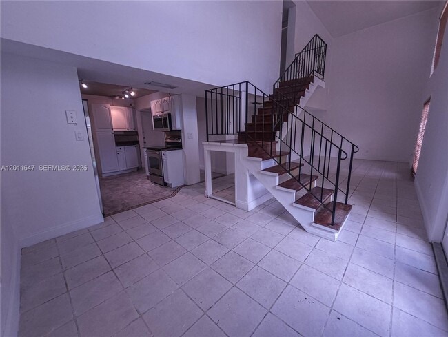 10907 N Kendall Dr in Miami, FL - Building Photo - Building Photo