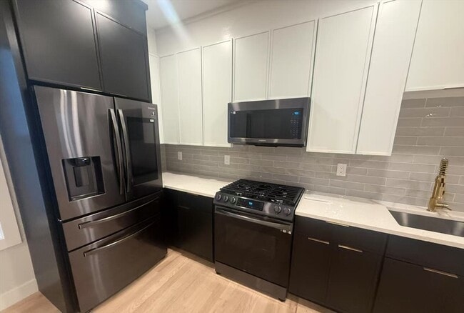 property at 214 Havre St