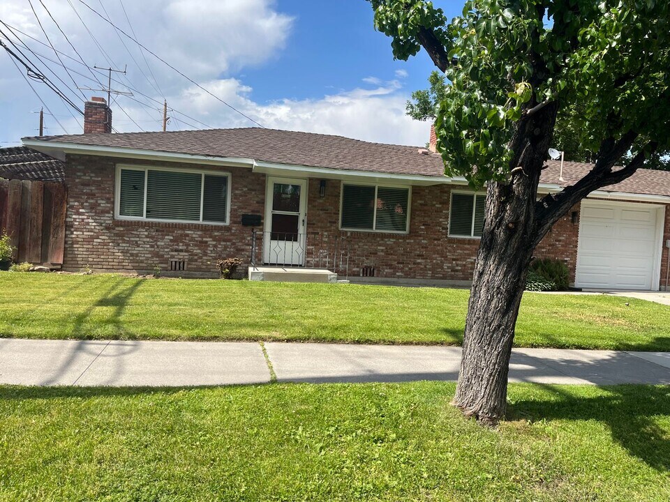 701 Monroe St in Reno, NV - Building Photo