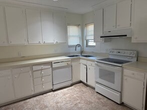 3208 Mossdale Rd in Greensboro, NC - Building Photo - Building Photo