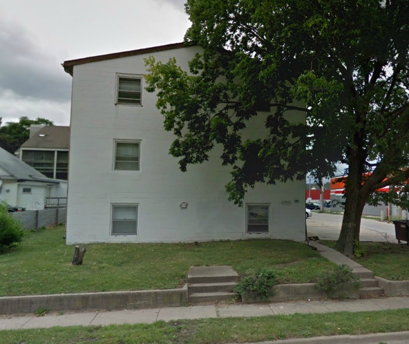 105 S 4th St in Champaign, IL - Foto de edificio