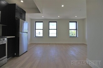 643 Knickerbocker Ave in Brooklyn, NY - Building Photo - Building Photo