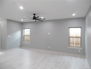 19 New Combs Rd in Harlingen, TX - Building Photo - Building Photo